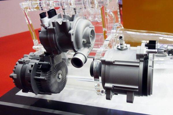東京モーターショー2017　シェフラー　電動スーパーチャージャー　ISG式48Vマイルドハイブリッド
