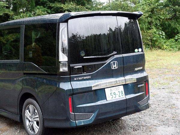 ホンダ　ステップワゴン試乗　テールゲート
