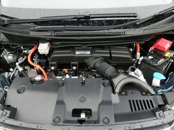 ホンダ　ステップワゴン試乗　エンジンルーム