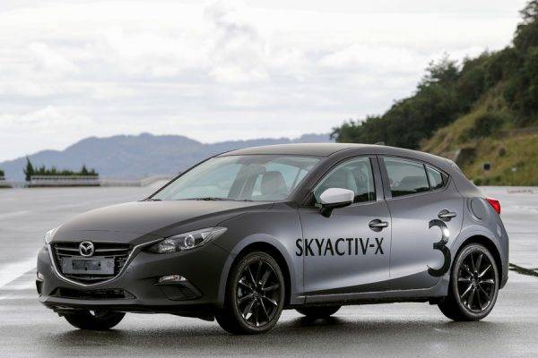 マツダ　次世代技術試験車　試乗　テストカー　フロントイメージ