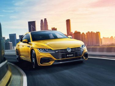 フォルクスワーゲン 新型アルテオン・グランツーリズモが「2017ゴールデンステアリングホイール」賞を受賞