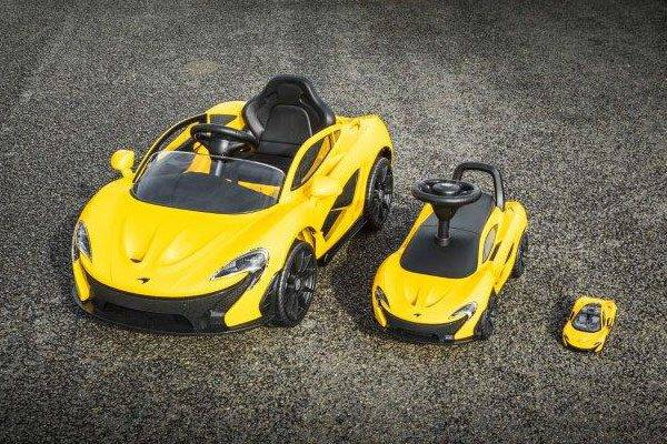 マクラーレンP1　電動ライドオンモデル　足けりカー　樹脂製モデルカー