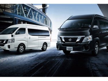 日産 NV350キャラバンのバンとマイクロバスに2.5Lガソリンエンジンの4WD車を追加