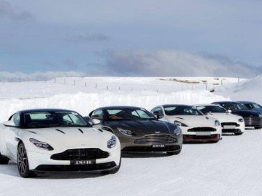 アストンマーティン On Iceプログラムを北海道で開催