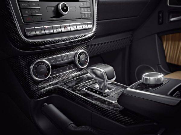 メルセデスAMG G63 Exclusive Edition　カーボンセンターコンソール