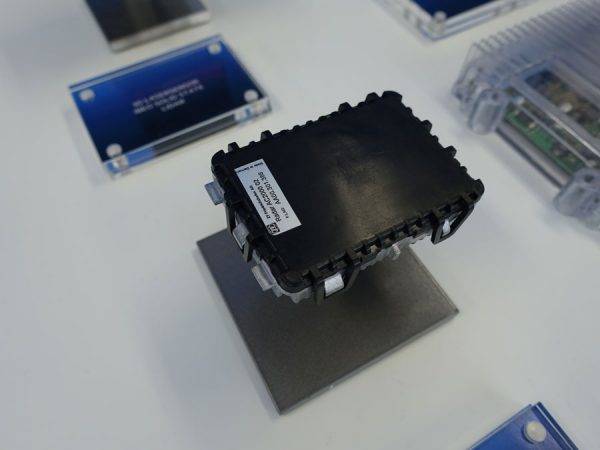 ZF　試乗会　オペル・インシグニア　レベル2自動運転 AC2000レーダーセンサー