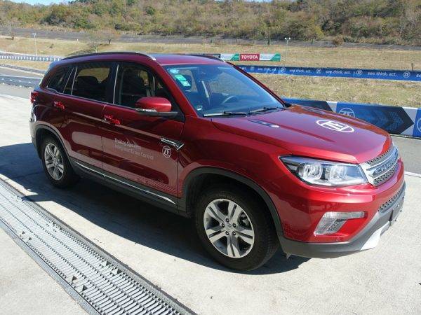 ZF　試乗会　ChangAn CS75