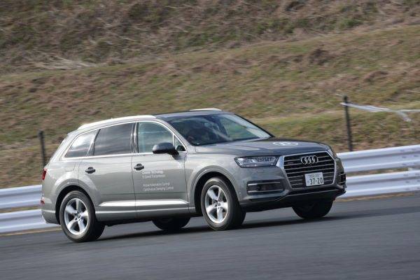 ZF　試乗会　アウディQ7