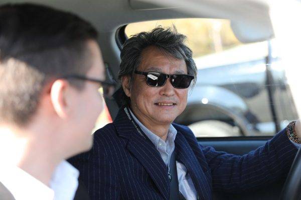 ZF 　試乗会　説明を聞く高橋明