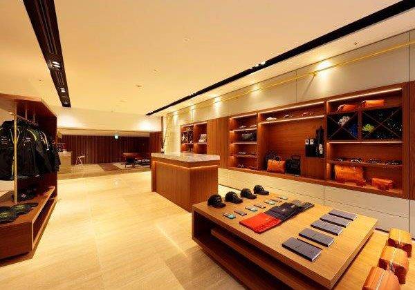 アストンマーチン　The House of Aston Martin Aoyama　店内風景