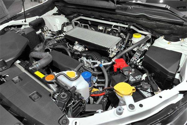 スバル　アセント　FA24型エンジン　2.4L直噴ターボ