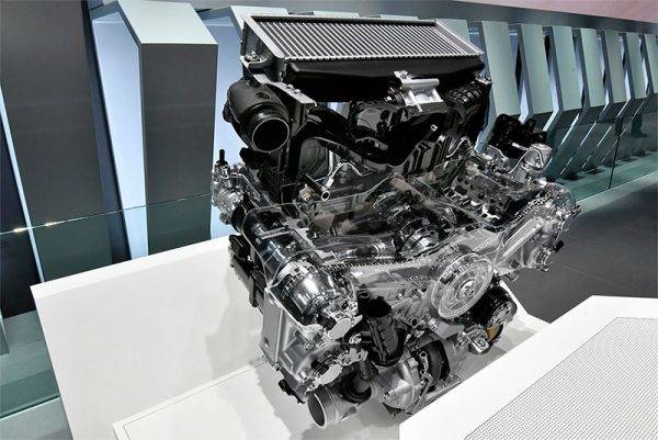 スバル　アセント　FA24型エンジン　2.4L直噴ターボ
