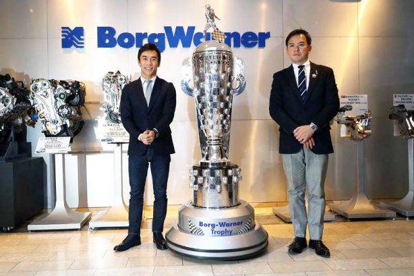 ボルグワーナー　インディ500優勝ボルグワーナートロフィー　三島邦彦社長