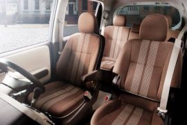 トヨタ　ポルテ特別仕様車 F“a la mode Brun（ア・ラ・モード・ブラン）”　　インテリア