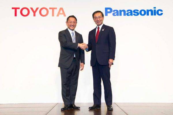 トヨタ　パナソニック　車載用角形電池事業　豊田章男社長　津賀一宏社長