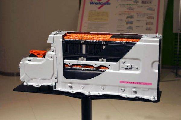 トヨタ　パナソニック　車載用角形電池事業　プライムアースEVエナジー製リチウムイオンバッテリー