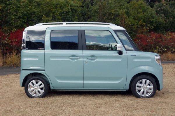 スズキ　新型スペーシア　サイドビュー