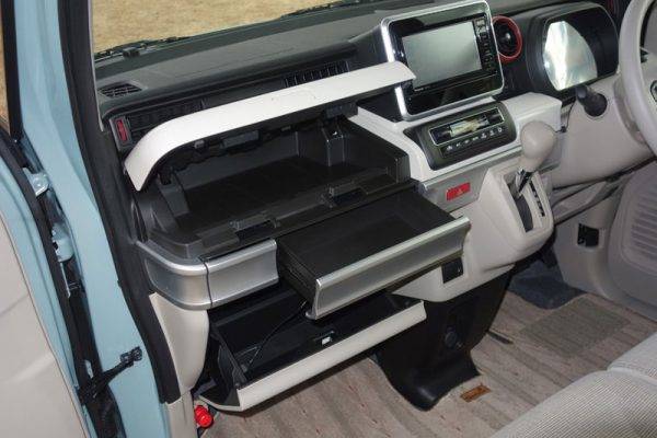 スズキ　新型スペーシア　アッパーボックス　グローブボックス