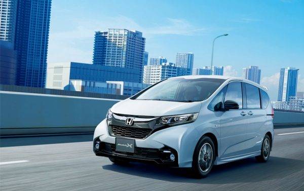 ホンダ　FREED Modulo X