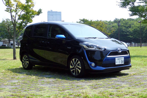 トヨタ　新型シエンタ　試乗記